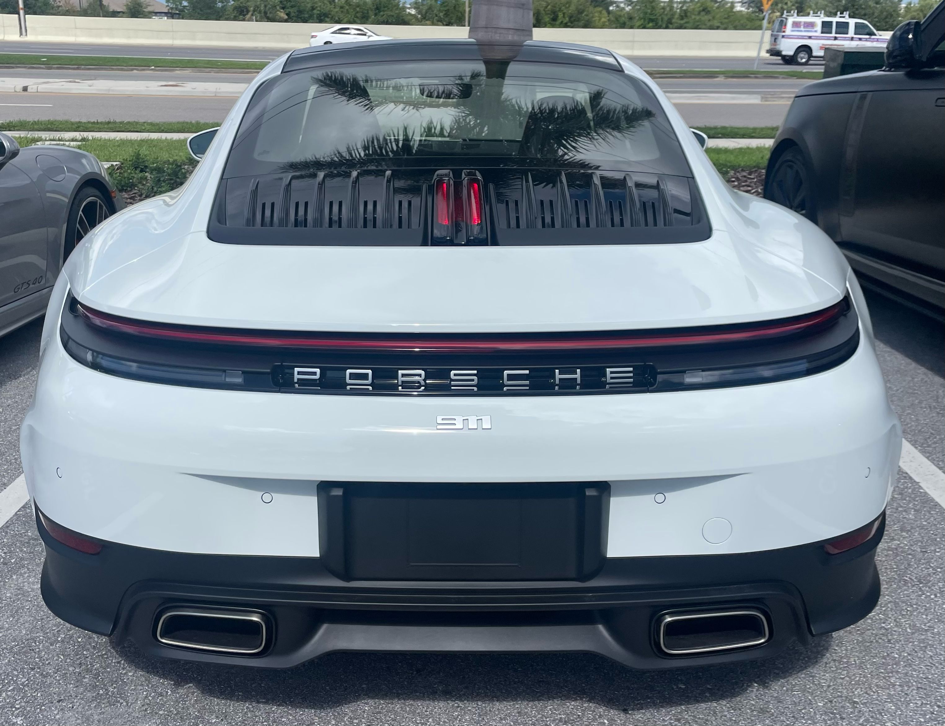 Used 2025 Porsche 911 Carrera RWD image 4