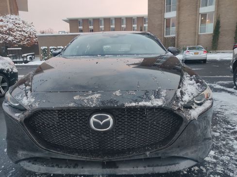 Used 2019 MAZDA MAZDA3 Hatchback image 1