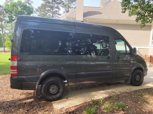 Used 2018 Mercedes-Benz Sprinter 2500 image 6