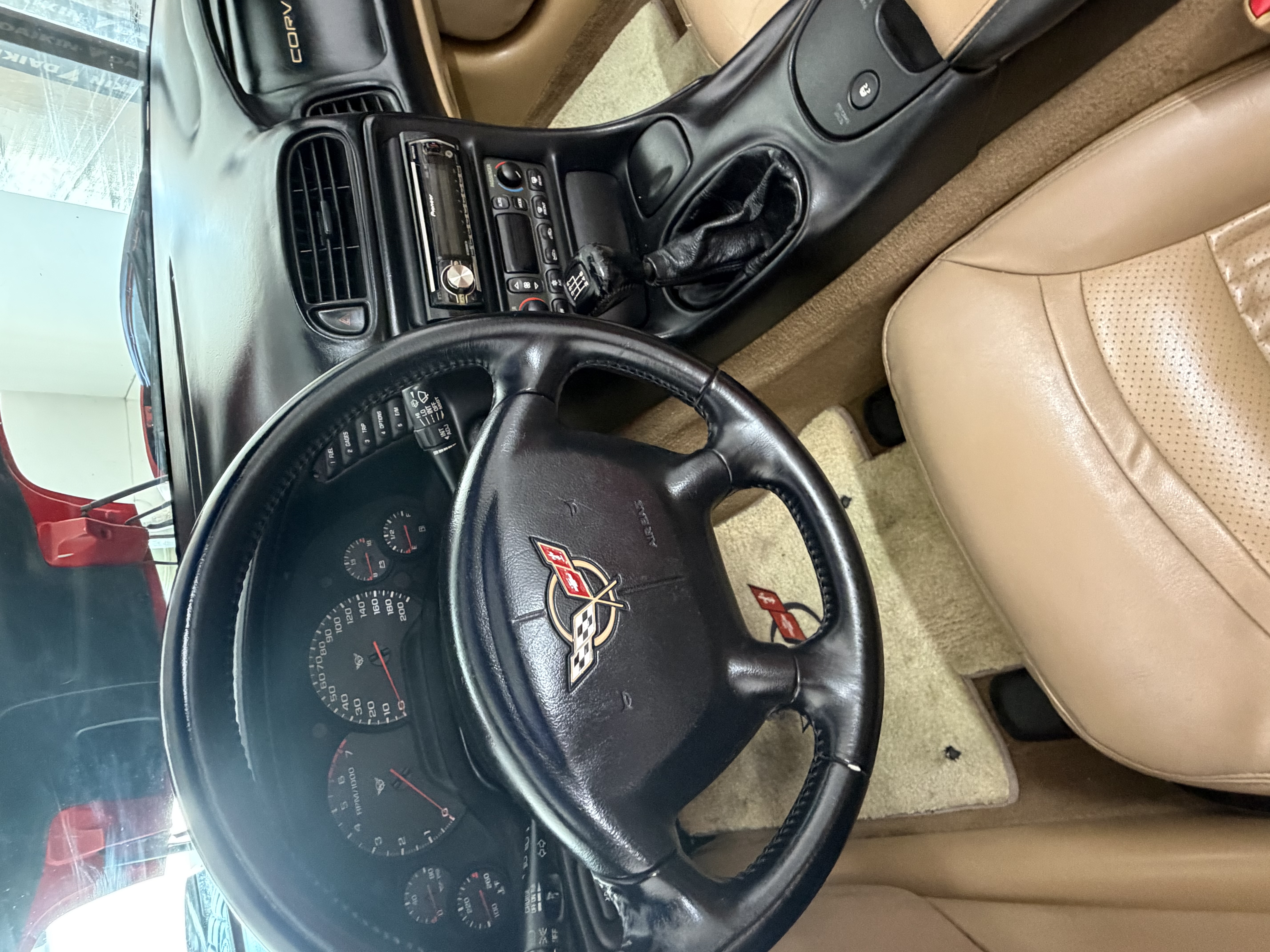 Used 2001 Chevrolet Corvette Convertible w/ Preferred Equipment Group2 RWD image 9