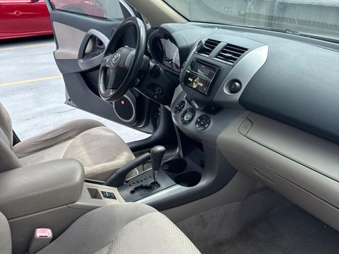 Used 2006 Toyota RAV4 Limited AWD/4WD image 12