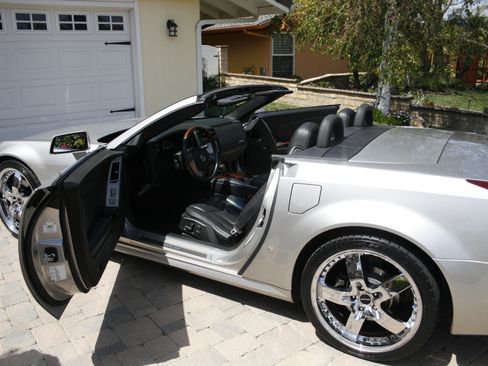 Used 2006 Cadillac XLR image 9