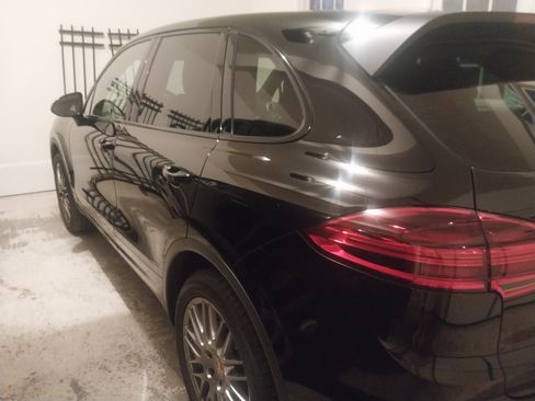 Used 2017 Porsche Cayenne S image 5