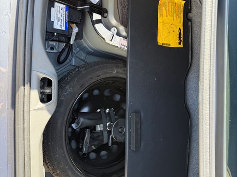 Used 2005 Volvo S60 2.5T image 19