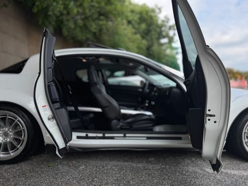 Used 2006 MAZDA RX-8 w/ Grand Touring Pkg image 4