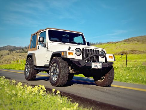 Used 2005 Jeep Wrangler Sport w/ 30" Tire & Wheel Group image 15