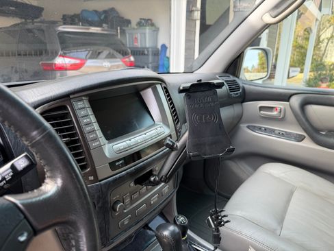 Used 2006 Toyota Land Cruiser image 29