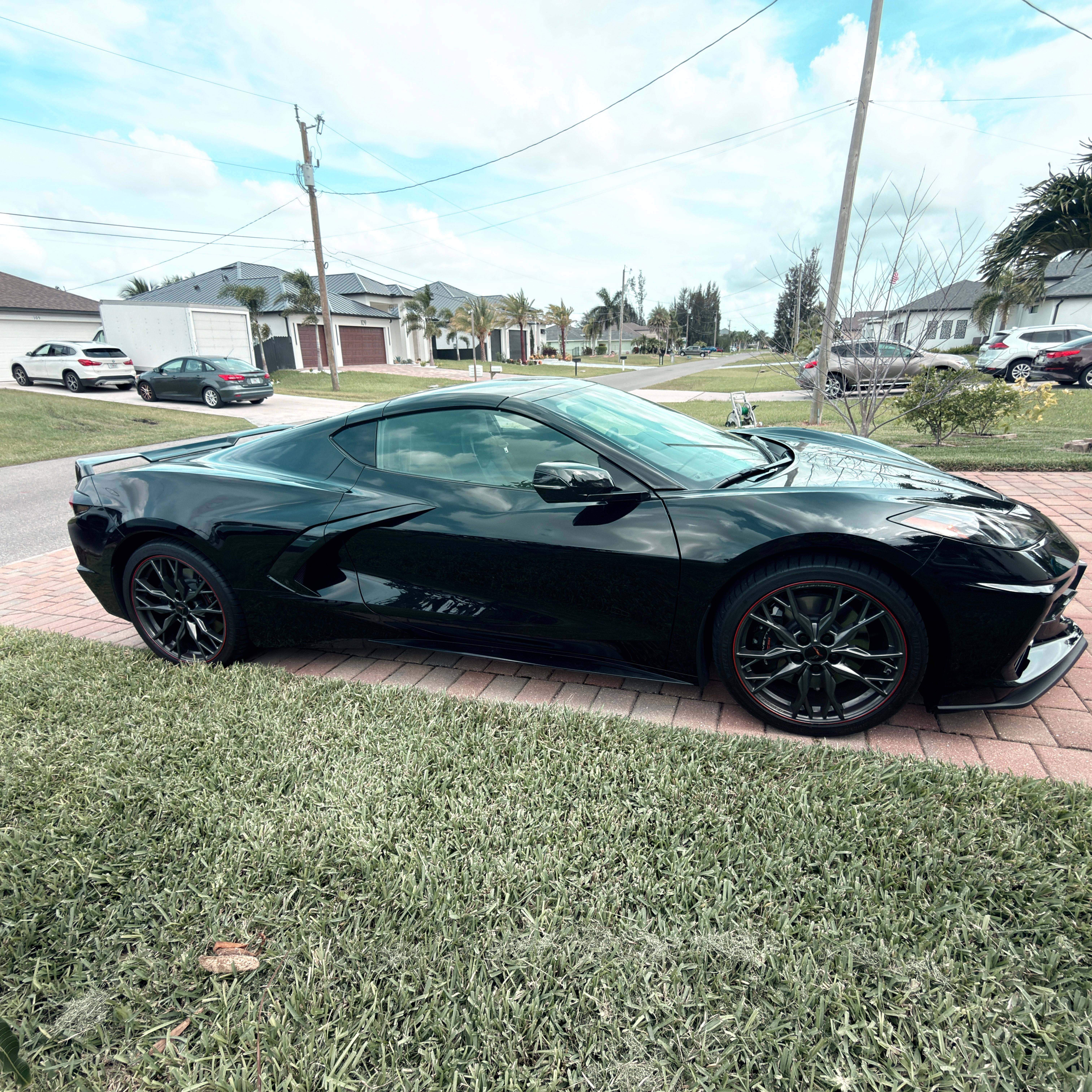 Used 2024 Chevrolet Corvette Stingray Preferred Cpe w/ Z51 Performance Package RWD image 4