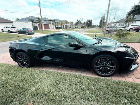 Used 2024 Chevrolet Corvette Stingray Preferred Cpe w/ Z51 Performance Package RWD image 4