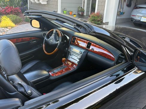 Used 2010 Lexus SC 430 Convertible RWD image 4