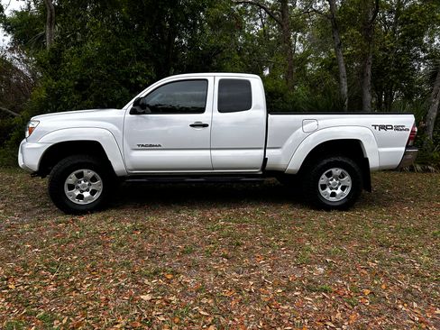 Used 2015 Toyota Tacoma 4x4 Access Cab V6 w/ TRD Off-Road Package image 1
