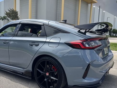 Used 2024 Honda Civic Type R image 6