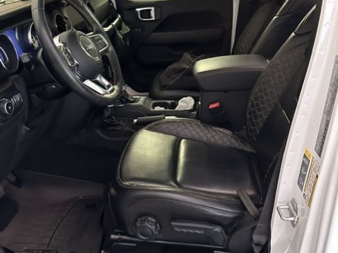 Used 2021 Jeep Wrangler Unlimited Sahara AWD/4WD image 14