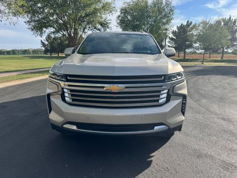 Used 2021 Chevrolet Tahoe High Country w/ Premium Package RWD image 4