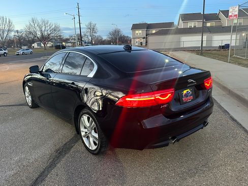 Used 2017 Jaguar XE image 6