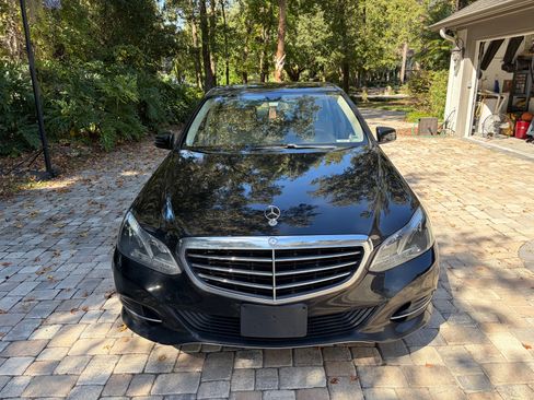 Used 2014 Mercedes-Benz E 350 4MATIC Sedan image 4