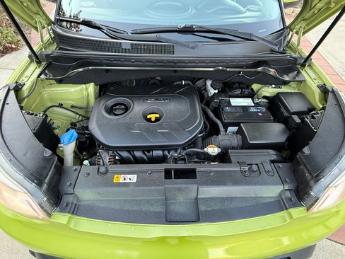 Used 2015 Kia Soul + FWD image 16