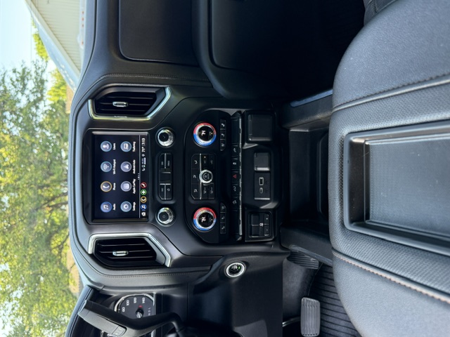 Used 2021 GMC Sierra 2500 AT4 AWD/4WD image 9