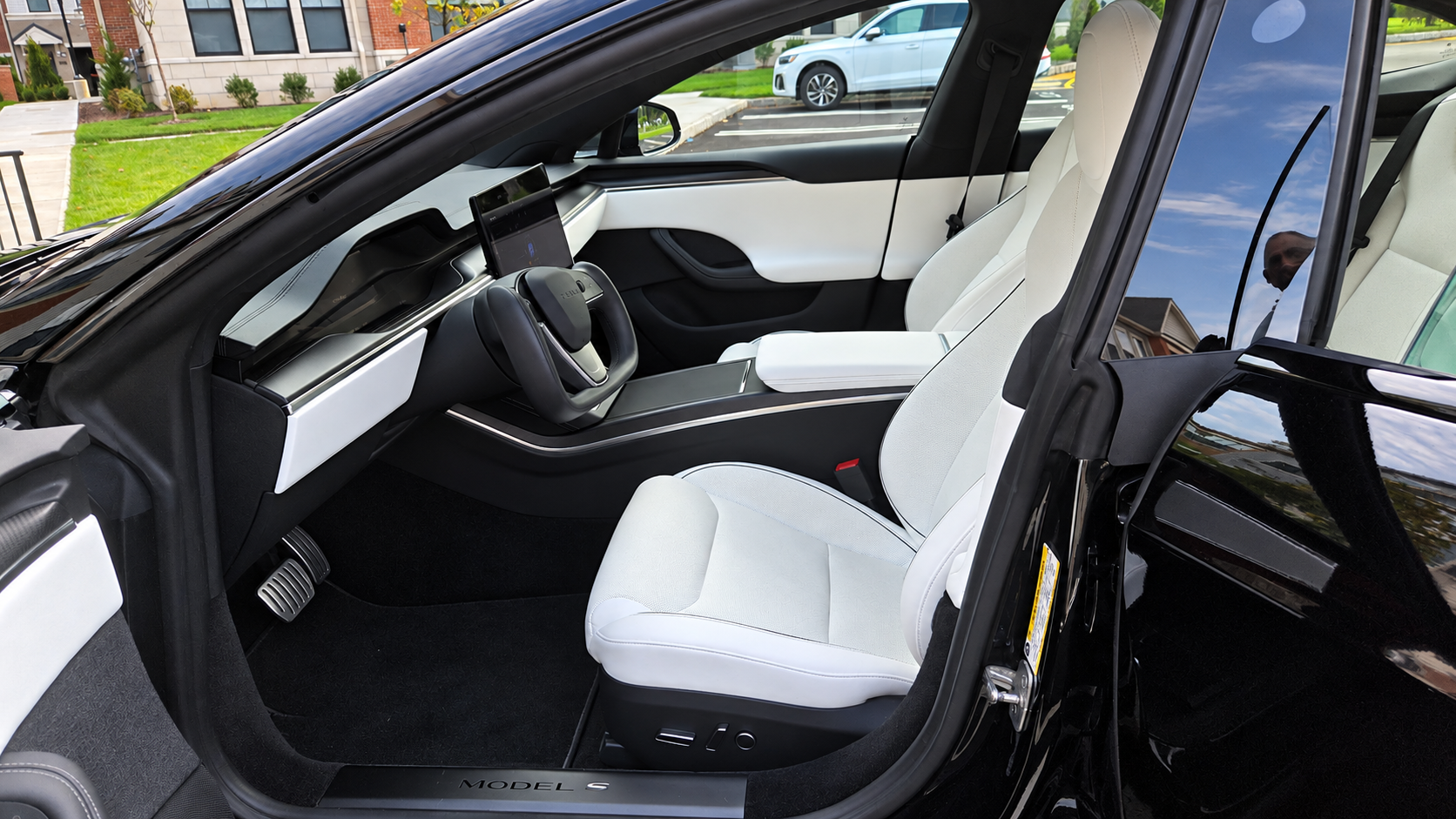 Used 2023 Tesla Model S Plaid AWD/4WD image 10