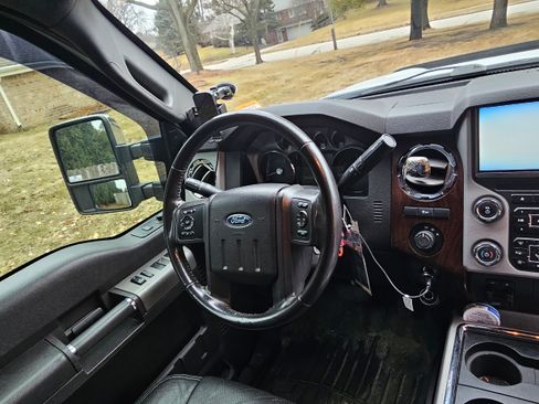 Used 2014 Ford F350 Lariat w/ Chrome Package image 10