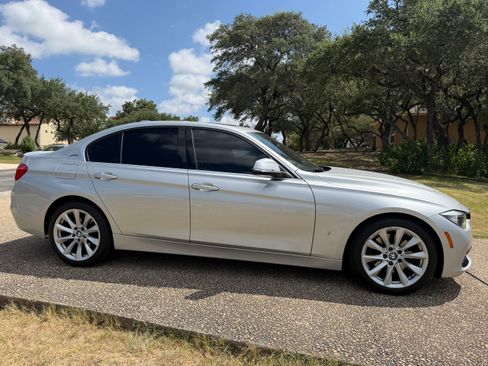 Used 2017 BMW 330e RWD image 2