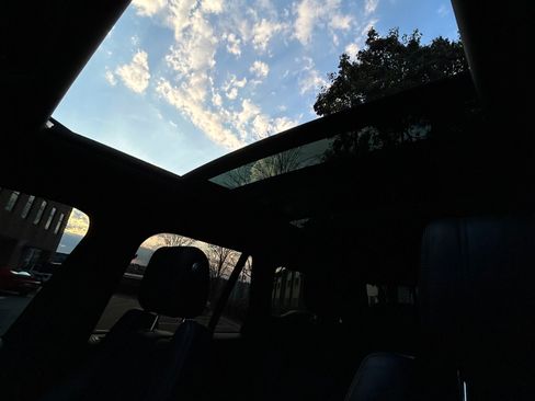 Used 2016 Land Rover Range Rover HSE image 20