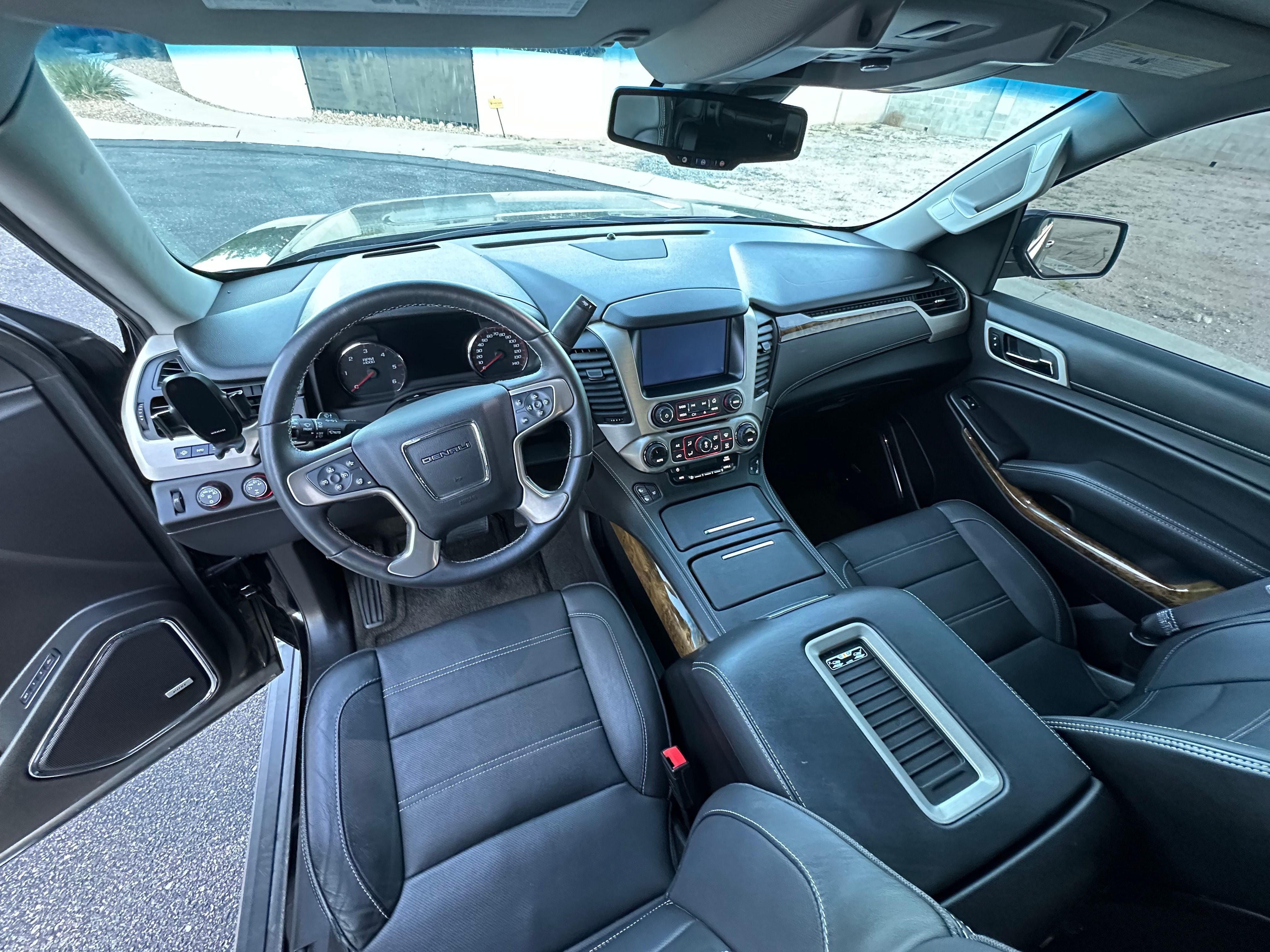 Used 2016 GMC Yukon Denali w/ Open Road Package AWD/4WD image 5