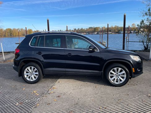 Used 2009 Volkswagen Tiguan SEL image 6
