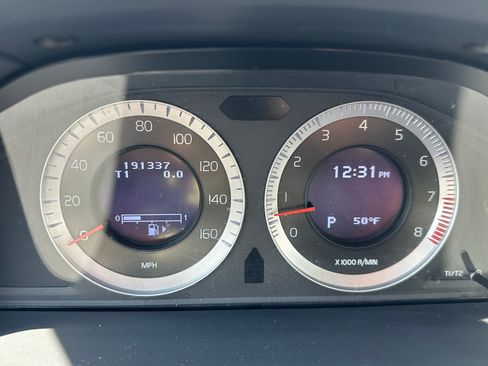 Used 2010 Volvo XC70 3.2 image 12