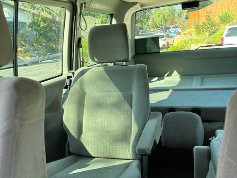 Used 2003 Volkswagen Eurovan GLS image 6