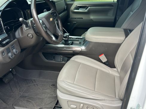 Used 2023 Chevrolet Silverado 1500 LTZ w/ Technology Package RWD image 10