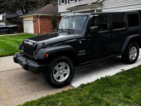 Used 2017 Jeep Wrangler Unlimited Sport w/ Quick Order Package 24S image 2