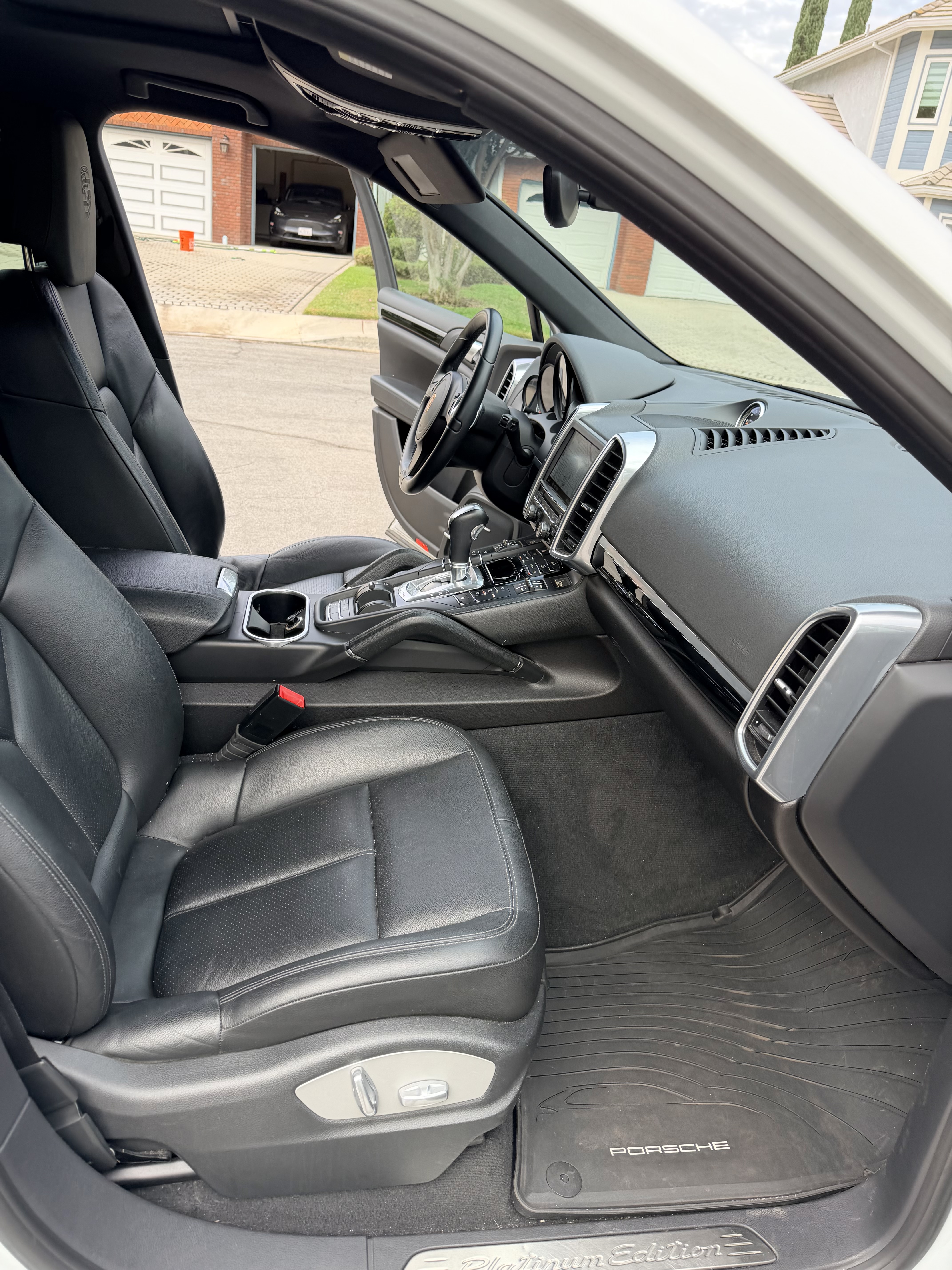 Used 2014 Porsche Cayenne AWD/4WD image 22