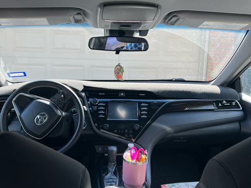 Used 2019 Toyota Camry LE image 8