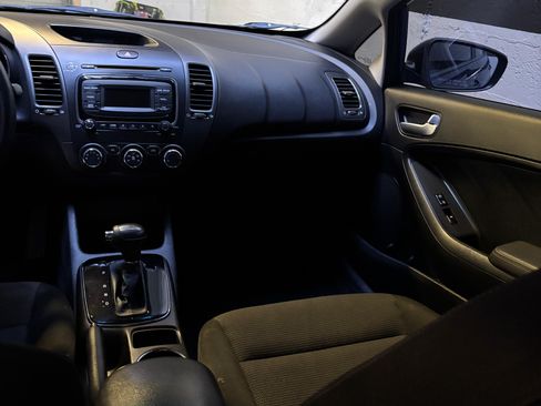 Used 2018 Kia Forte LX image 10