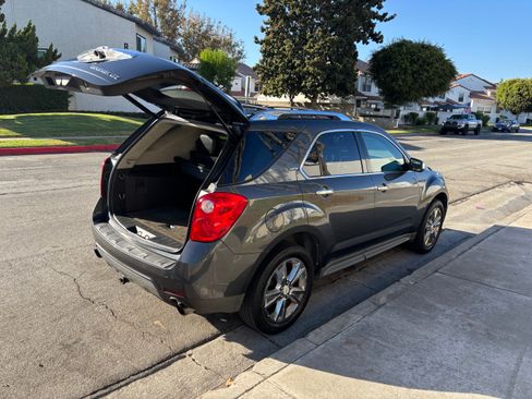 Used 2011 Chevrolet Equinox LTZ FWD image 8