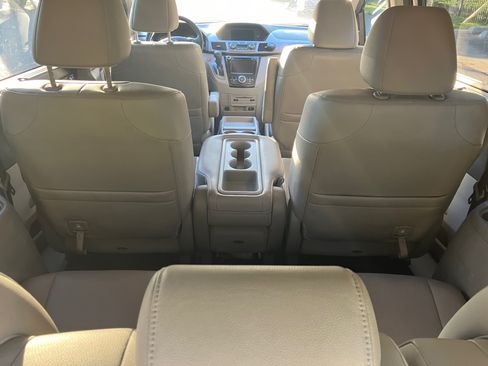 Used 2016 Honda Odyssey Touring Elite image 20