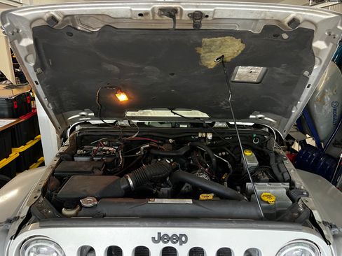 Used 2007 Jeep Wrangler Sahara AWD/4WD image 25