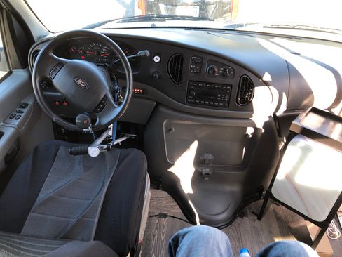 Used 2007 Ford E-350 and Econoline 350 Extended Super Duty RWD image 10