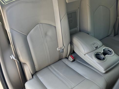 Used 2012 Cadillac SRX Luxury FWD image 15