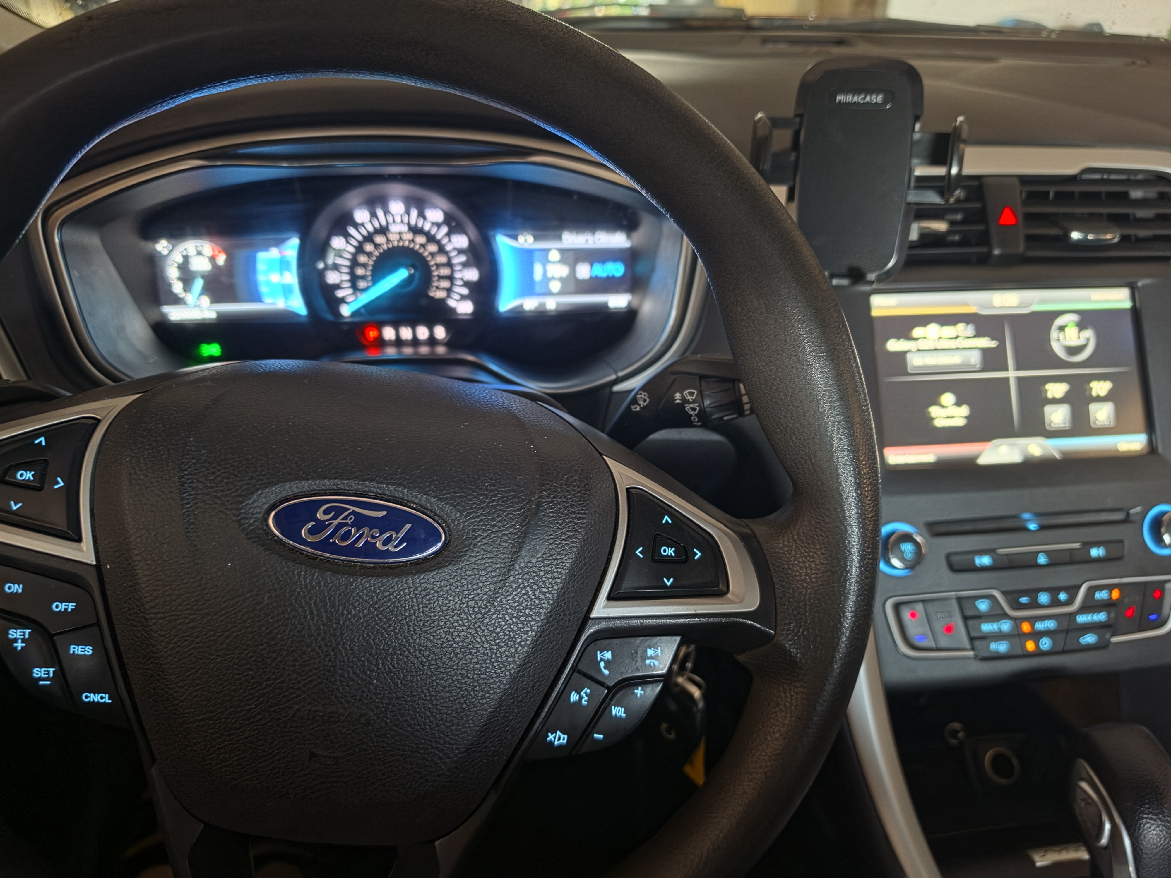 Used 2016 Ford Fusion SE FWD image 21
