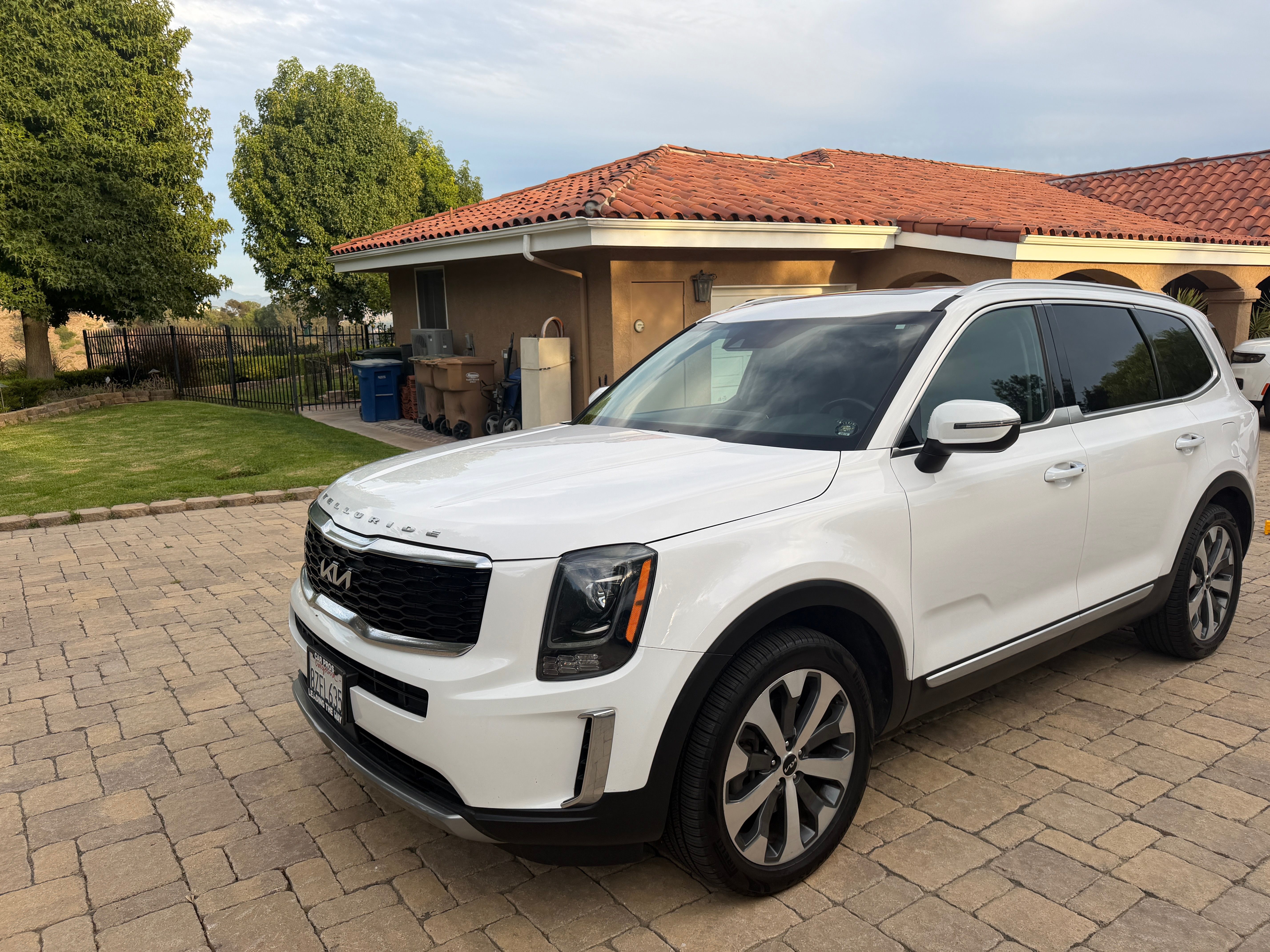 Used 2022 Kia Telluride S FWD image 15