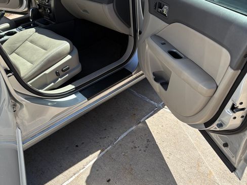 Used 2012 Ford Fusion SEL image 12