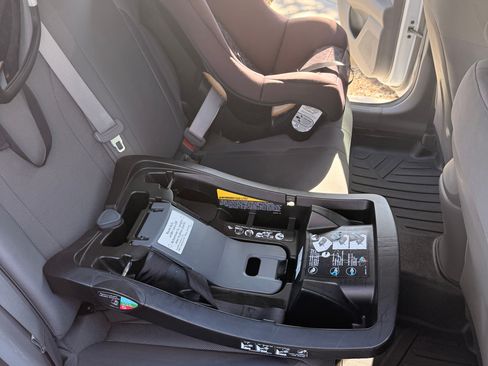 Used 2022 Hyundai Elantra SE image 11