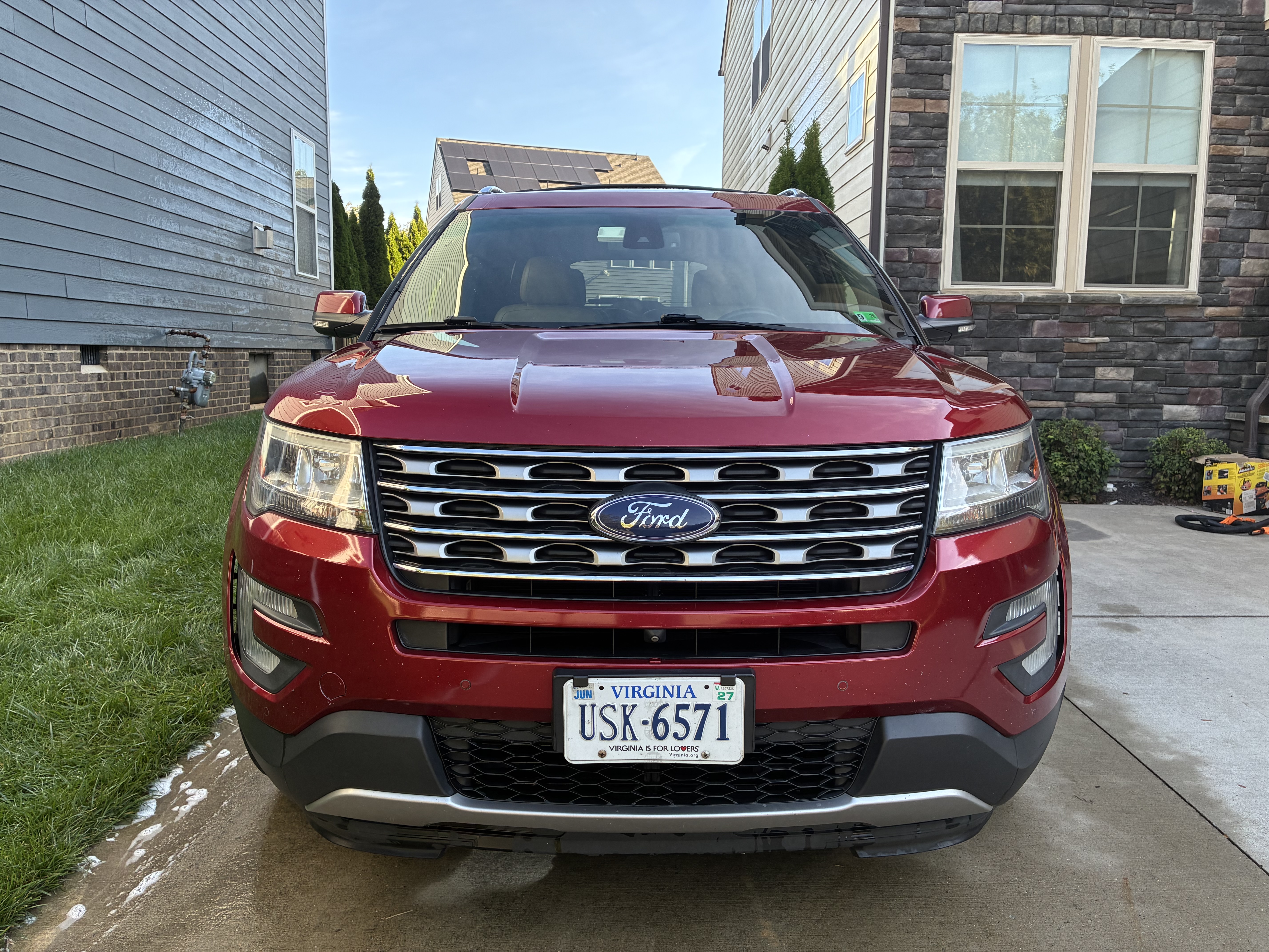Used 2017 Ford Explorer Limited w/ Equipment Group 301A AWD/4WD image 4