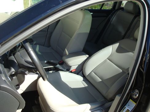 Used 2015 Volkswagen Golf TDI SE image 15