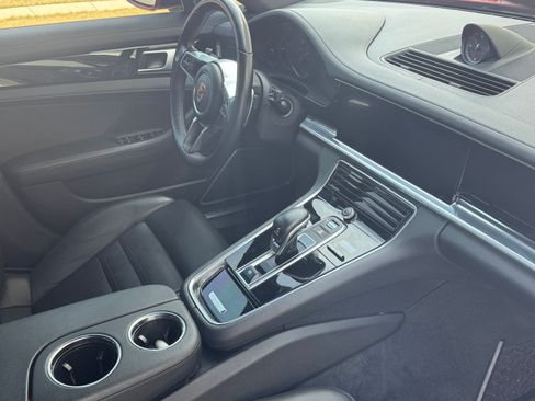 Used 2018 Porsche Panamera image 9