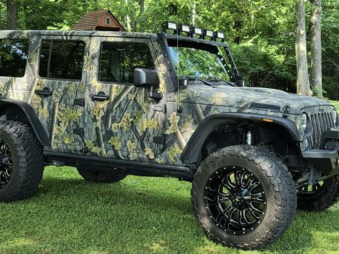 Used 2014 Jeep Wrangler Unlimited Rubicon image 1