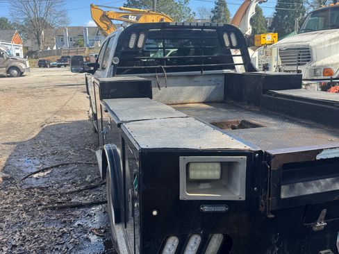 Used 2018 Ford F350 XL w/ Power Equipment Group image 4