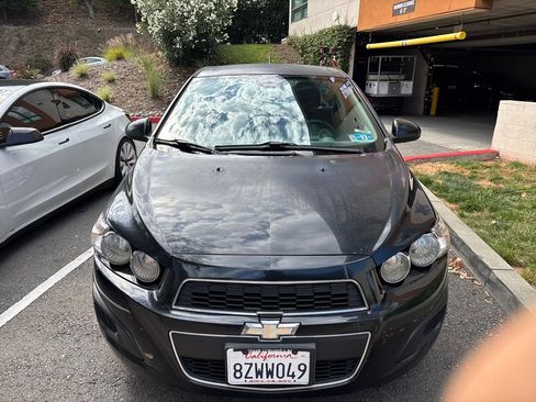 Used 2013 Chevrolet Sonic LT image 2